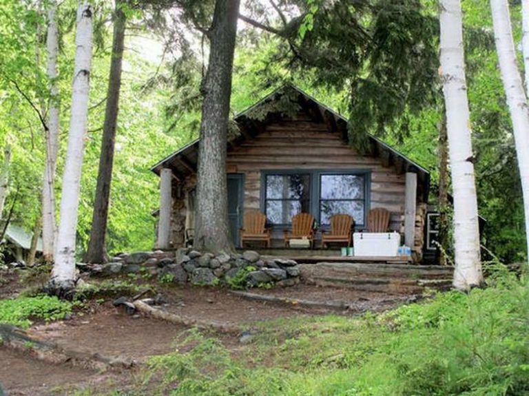 20 ideas para hacer cabañas de madera en medio del bosque - TIKINTI