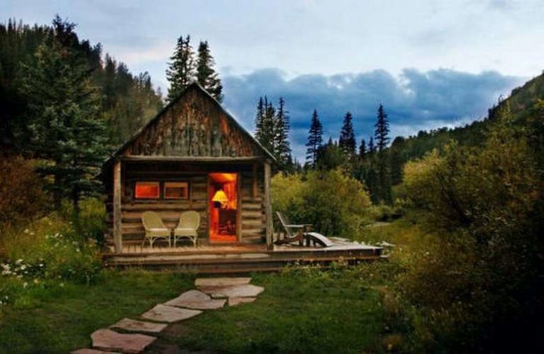 20 ideas para hacer cabañas de madera en medio del bosque - TIKINTI